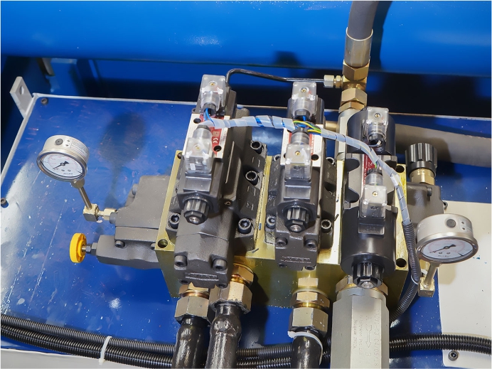 Sheet Metal Bending Machines hydraulic system